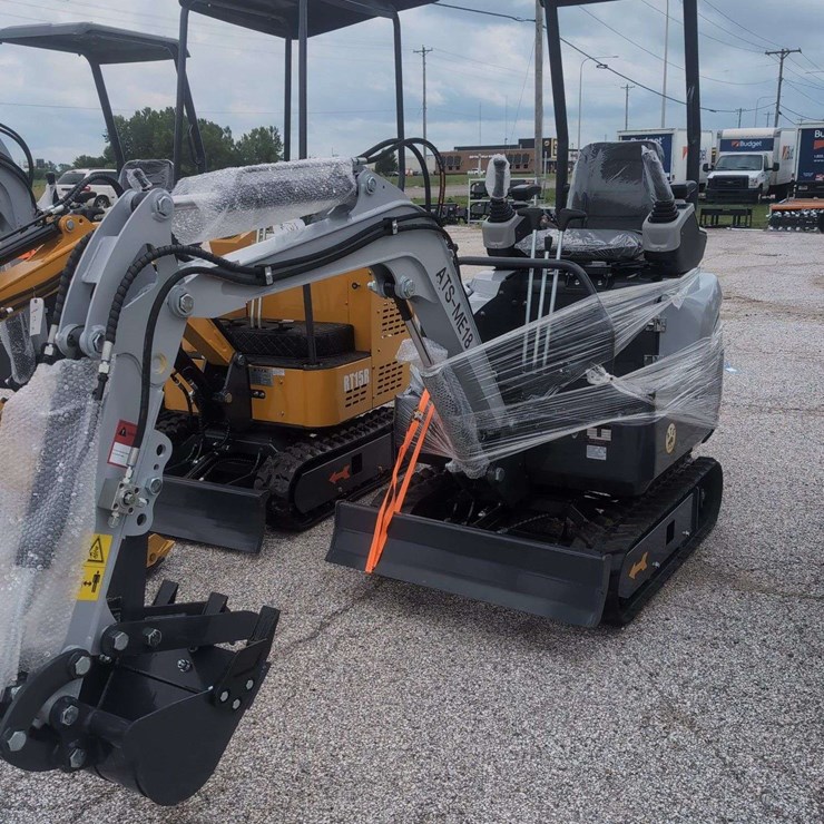 ATS Mini Excavator ATS-ME18 - 11.4 HP - GREY