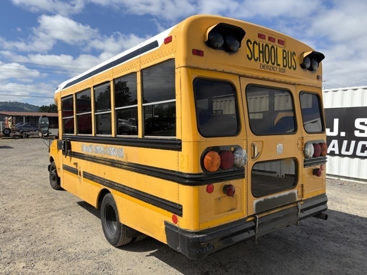 2002-chevrolet-express-3500-image-6