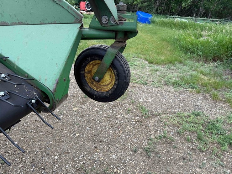 john-deere-212-image-10