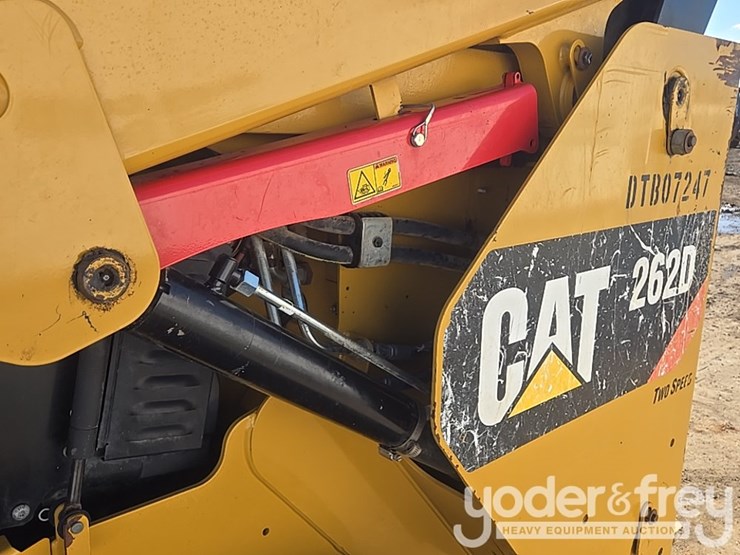2017-caterpillar-262d-image-20