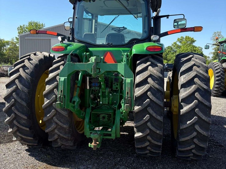 2010-john-deere-8320r-image-9