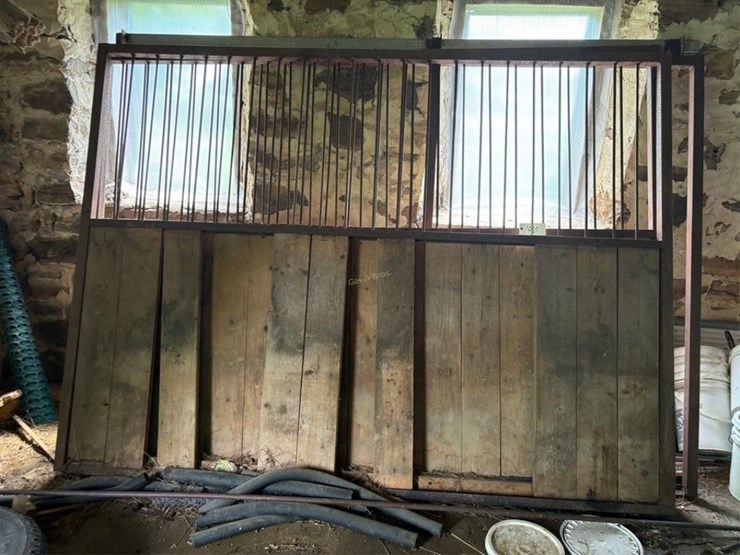 12'-x-12'-horse-stall-image-2