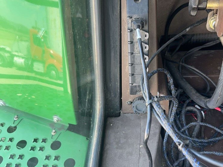 2006-john-deere-9660-sts-image-24