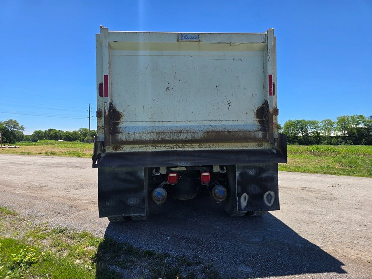 2017-peterbilt-365-image-13