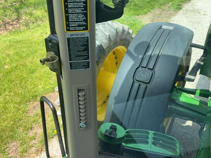 2013-john-deere-8285r-image-22