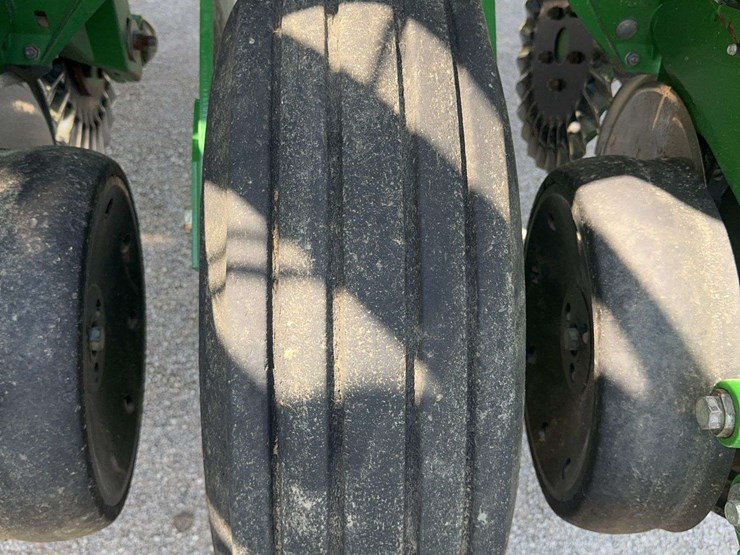 2019-john-deere-1795-image-18