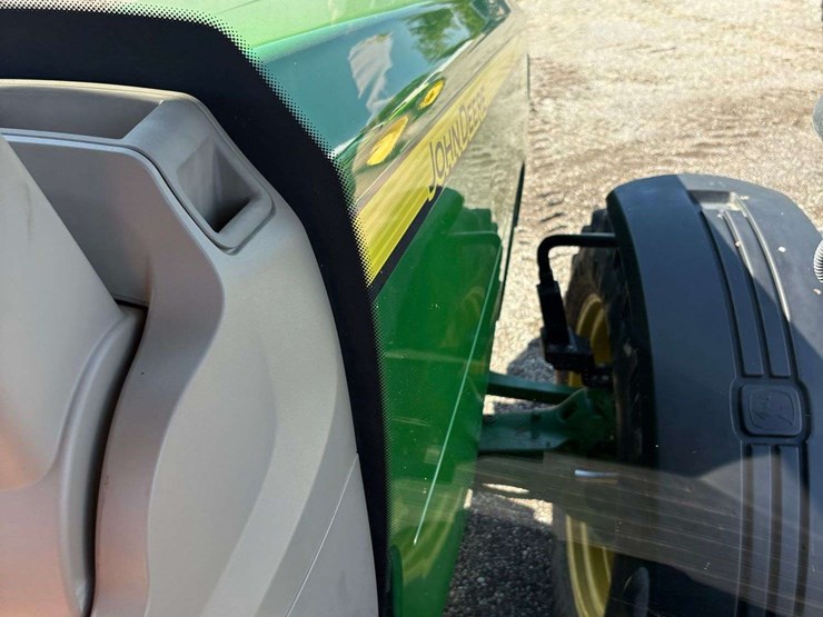 2010-john-deere-8320r-image-54