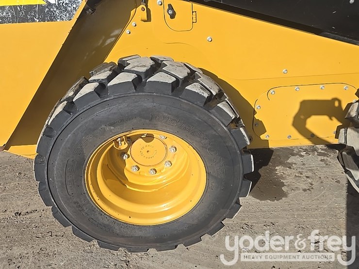 2017-caterpillar-262d-image-12