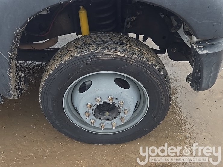 2013-ford-f450-image-12