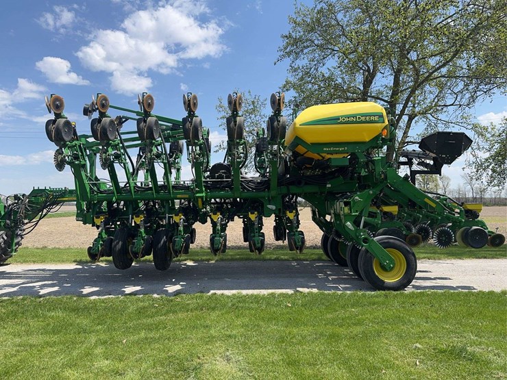 2019-john-deere-1795-image-4