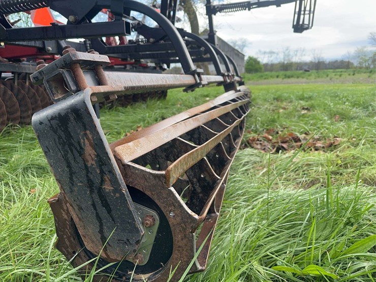 case-ih-330-image-56