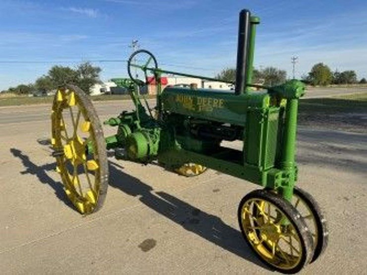 john-deere-b-image-1