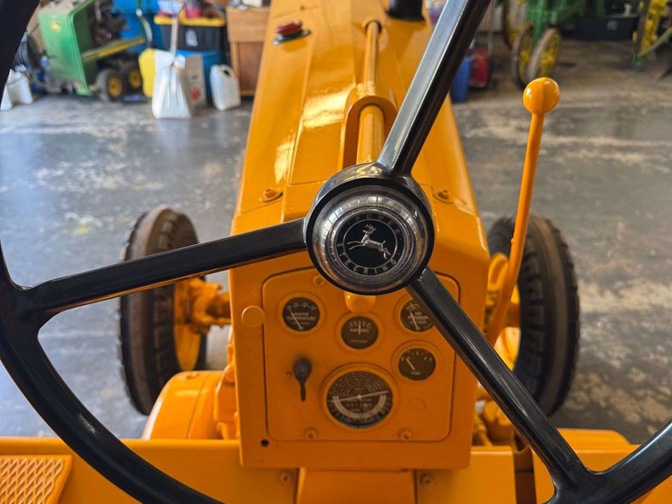 1957-john-deere-620-image-9