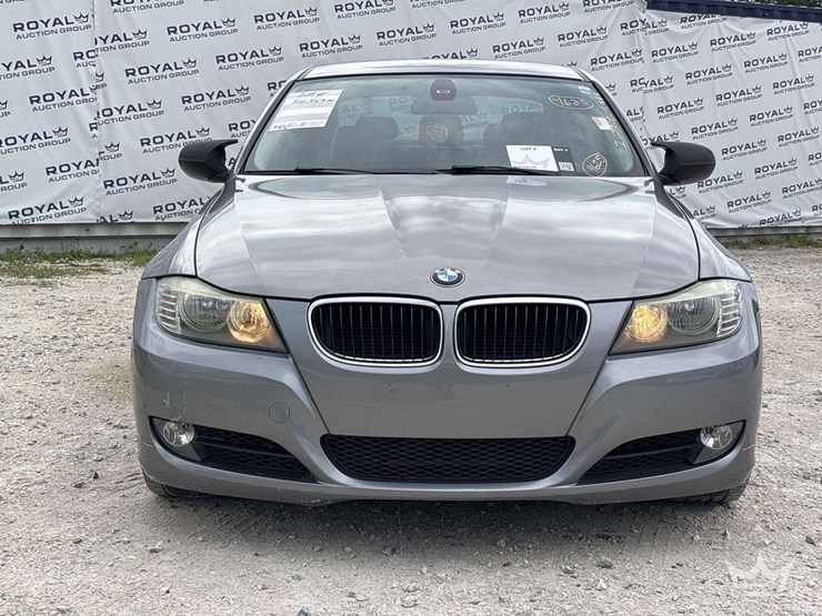 2011-bmw-328i-sedan-image-21