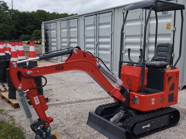zjg-mini-excavator-zj-12---red---non-running-engine-issues-image-1