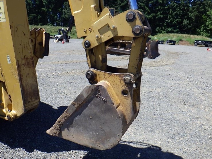 caterpillar-430d-image-19