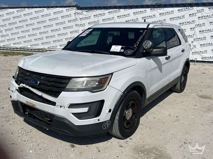 2016-ford-explorer-image-1
