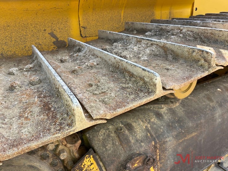 komatsu-d65px-18-image-10