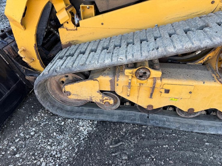 2023-caterpillar-259d3-image-18