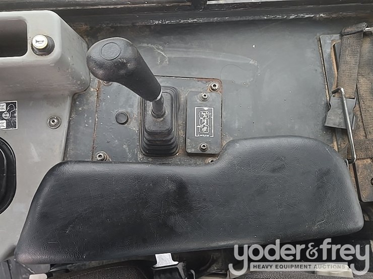 2022-komatsu-d61px-24-image-54