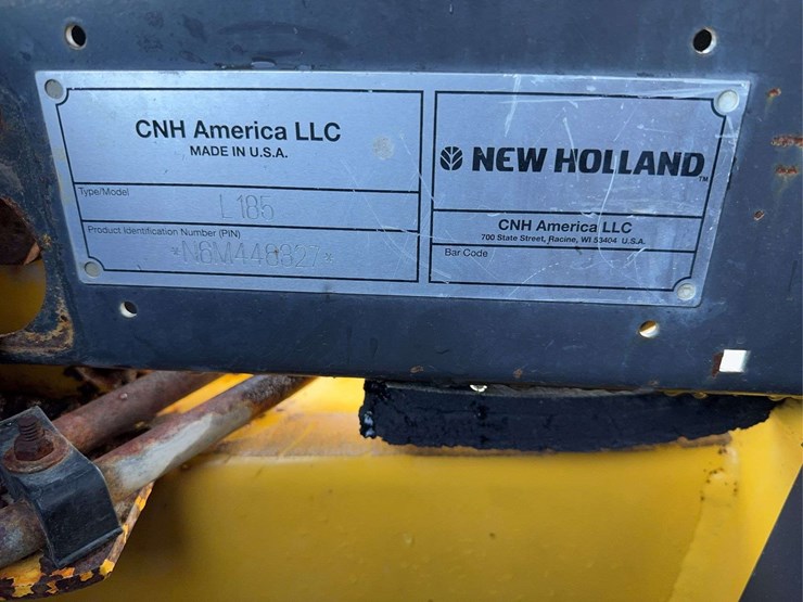 new-holland-l185-image-30