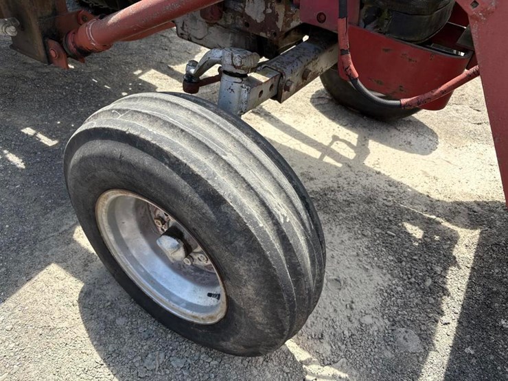 massey-ferguson-165-image-10