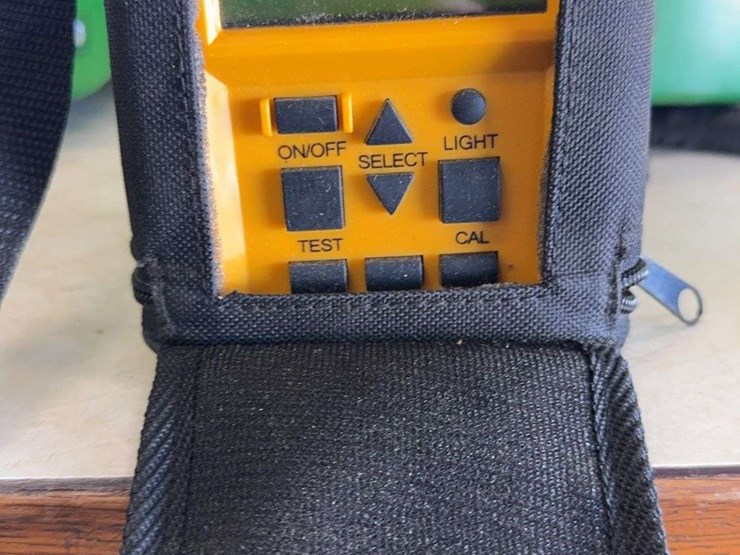 john-deere-moisture-tester---sw08120-image-4