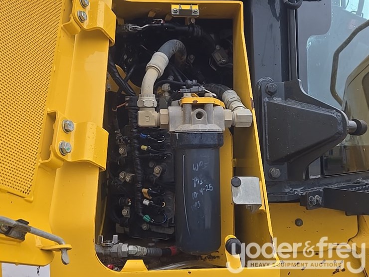 2022-komatsu-d61px-24-image-34
