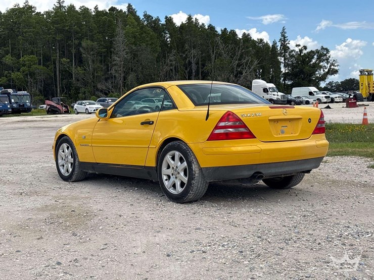2000-mercedes-benz-slk230-coupe-image-4