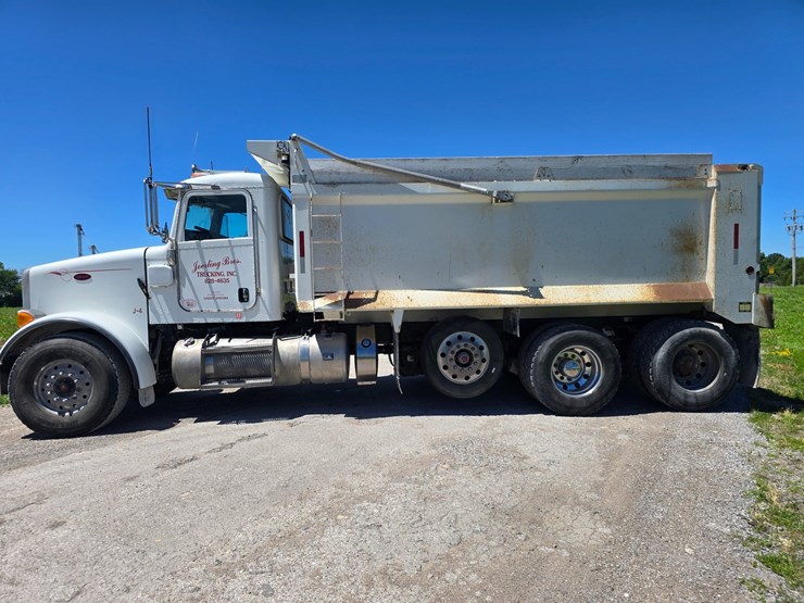 2017-peterbilt-365-image-6