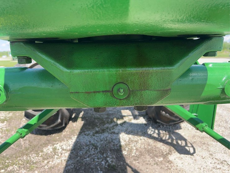john-deere-4010-image-21