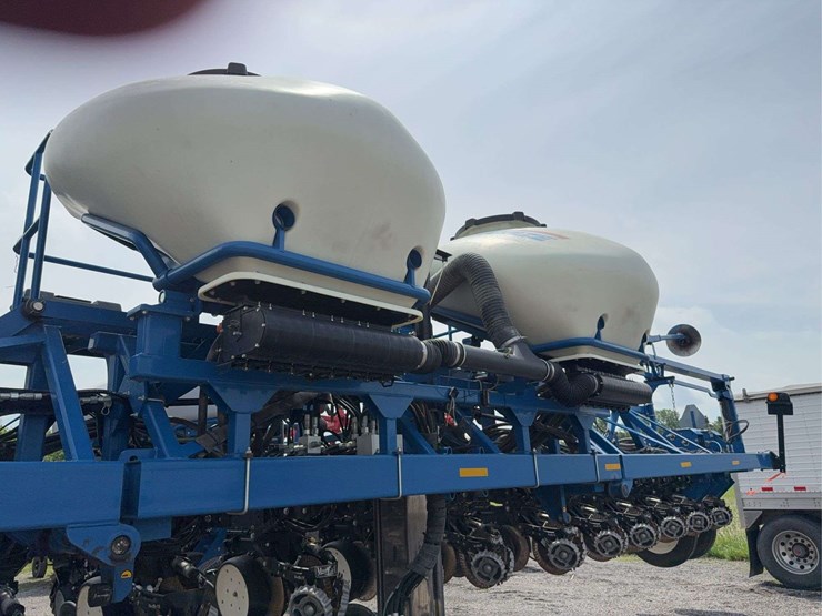 2013-kinze-3600-image-21