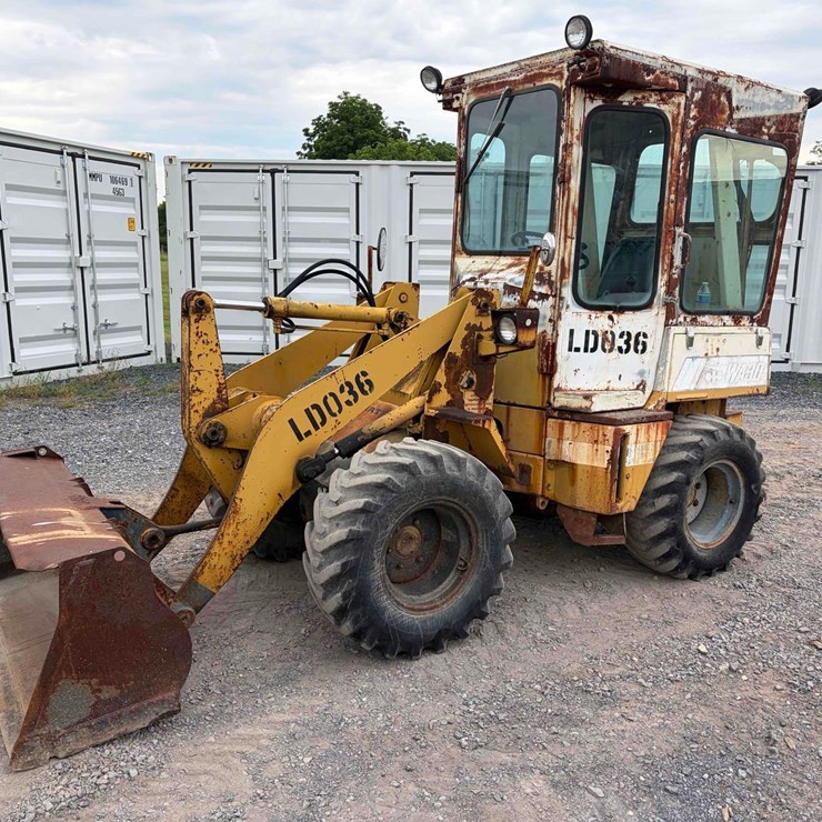 KOMATSU WA30-2