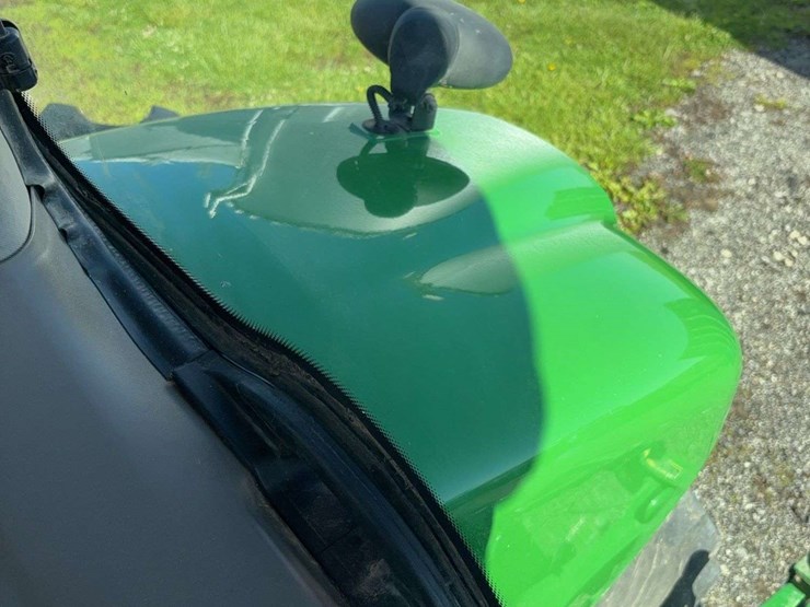 2011-john-deere-8260r-image-53