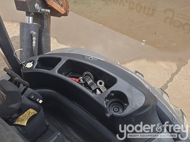 2019-case-580sn-image-48