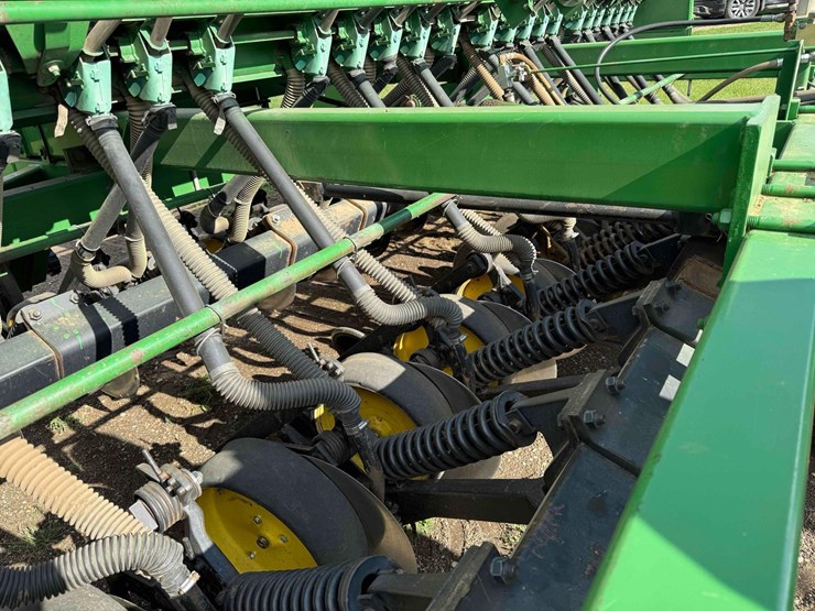 john-deere-750-image-16