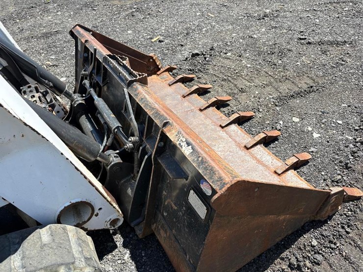 2015-bobcat-t650-image-10