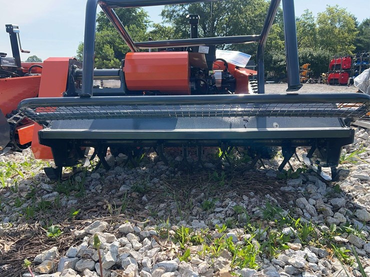 sdlool-model-lm1200q-remote-control-tracked-lawn-mower-image-10