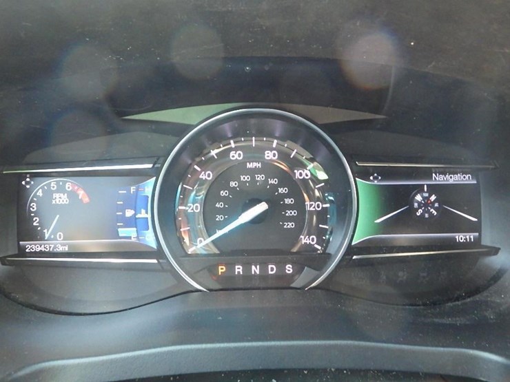 2016-ford-explorer-image-22