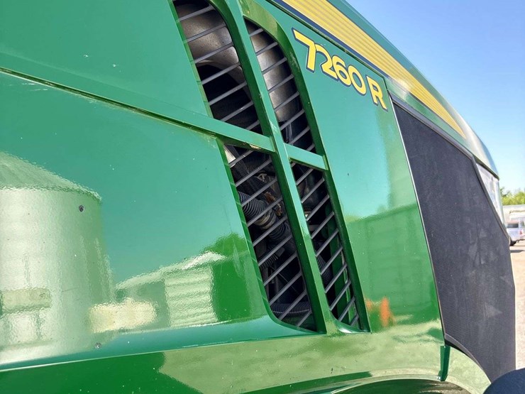 2011-john-deere-7260r-image-32