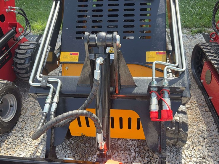 sl360t-tracked-skid-steer-loader-image-9