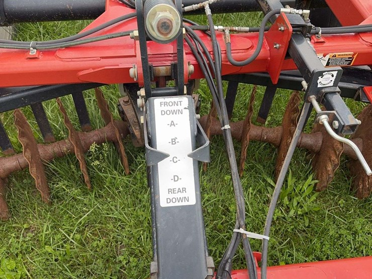 case-ih-330-image-76