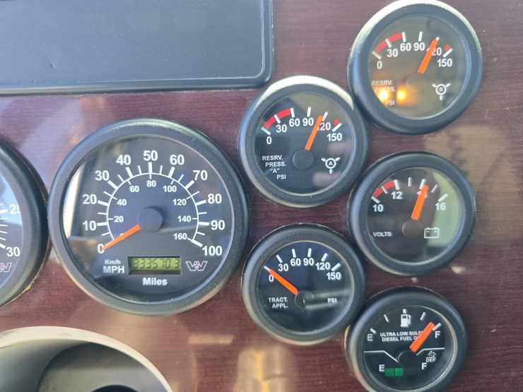 2020-western-star-4900-image-90