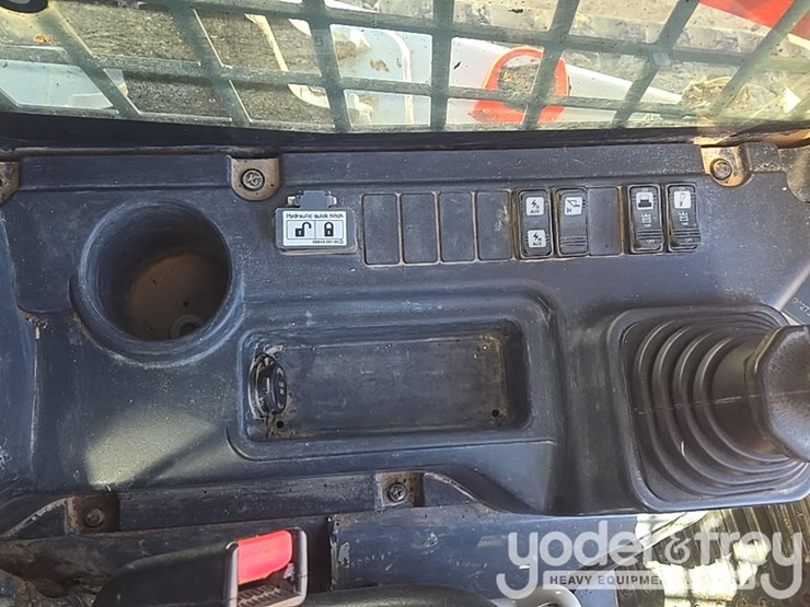 2022-takeuchi-tl12v2-image-39
