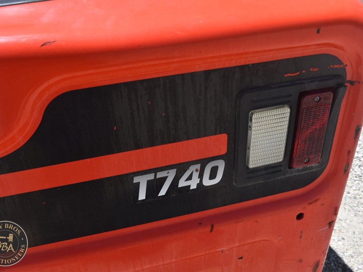 2022-bobcat-t740-image-18