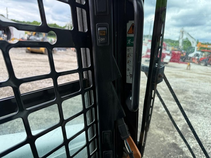 2019-bobcat-s650-image-24