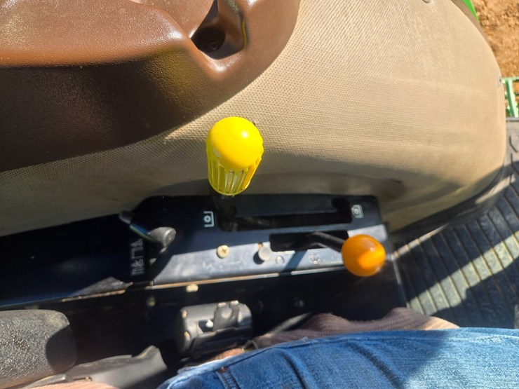 2010-john-deere-6115d-image-44