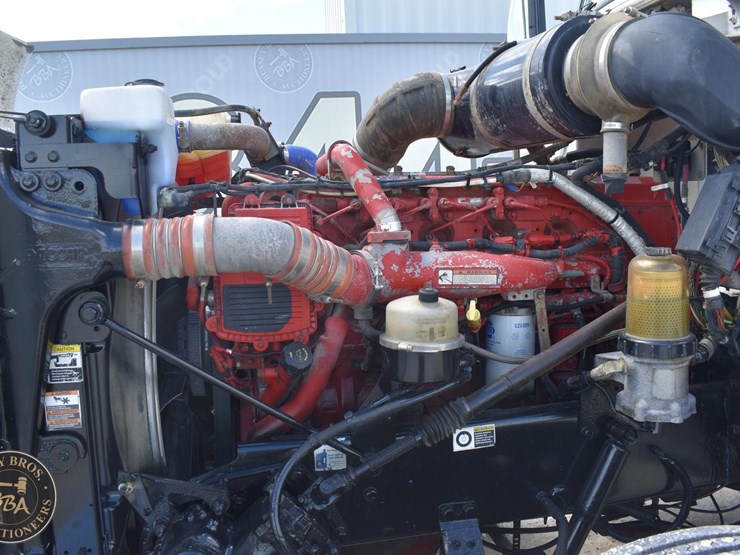 2013-peterbilt-367-image-21