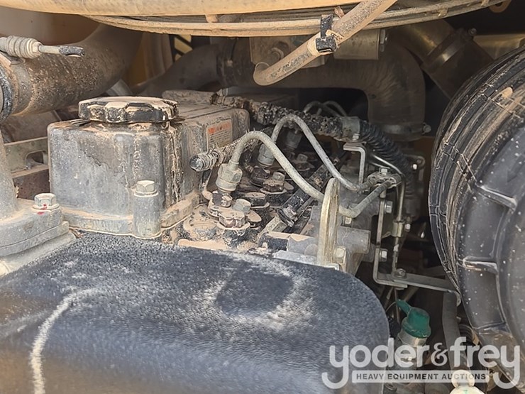 2011-caterpillar-257b3-image-35