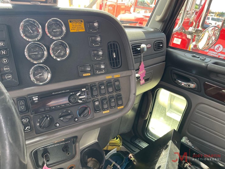 2016-peterbilt-365-image-19